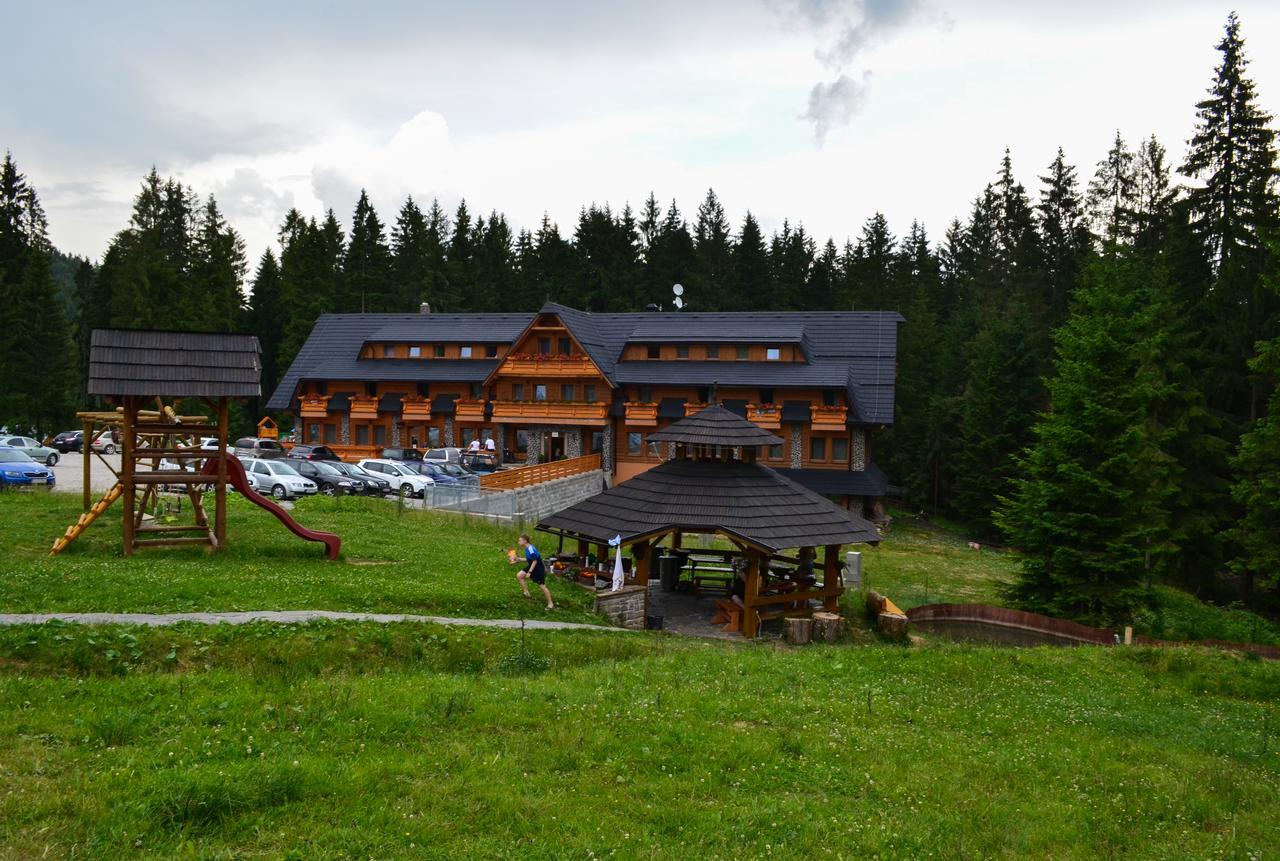 Horsky Hotel Kristina Hrustin Екстер'єр фото