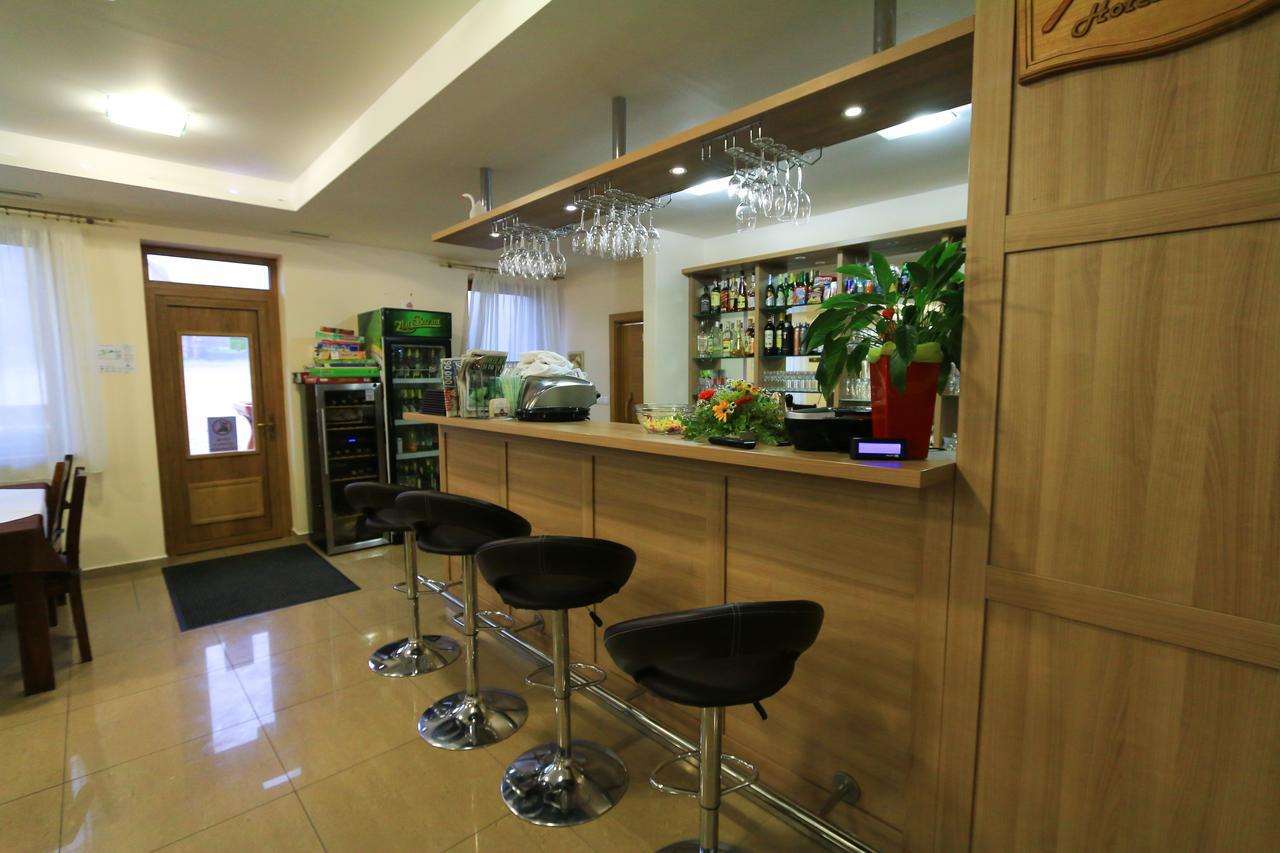 Horsky Hotel Kristina Hrustin Екстер'єр фото