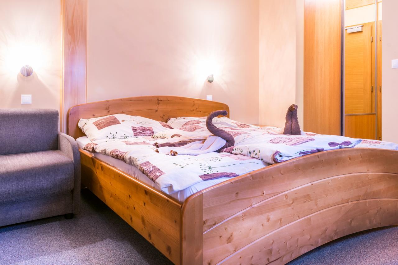 Horsky Hotel Kristina Hrustin Екстер'єр фото